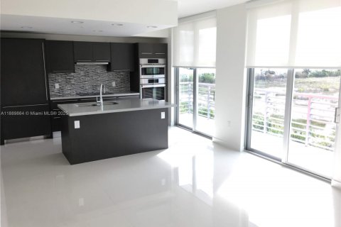Снять в аренду квартиру в Дорал, Флорида 1 спальня, 62.06м2, № 1939208 - фото 2