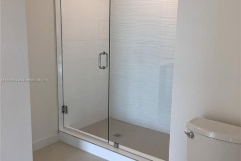 Снять в аренду квартиру в Дорал, Флорида 1 спальня, 62.06м2, № 1939208 - фото 5