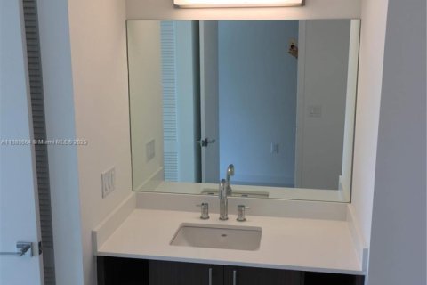 Снять в аренду квартиру в Дорал, Флорида 1 спальня, 62.06м2, № 1939208 - фото 7