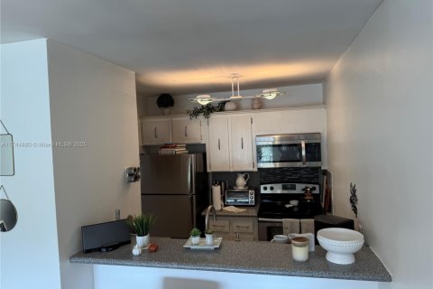 Купить кондоминиум в Норт-Майами, Флорида 1 спальня, 64.66м2, № 2013324 - фото 7