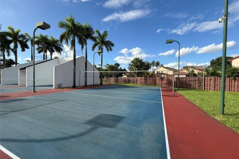 Adosado en alquiler en Miami, Florida, 2 dormitorios, 86.58 m2 № 1897784 - foto 27