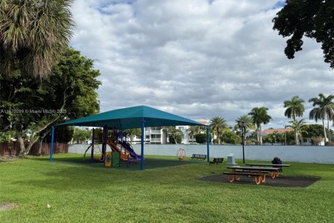 Adosado en alquiler en Miami, Florida, 2 dormitorios, 86.58 m2 № 1897784 - foto 28