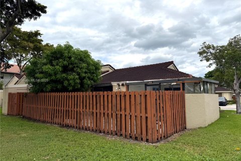 Adosado en alquiler en Miami, Florida, 2 dormitorios, 86.58 m2 № 1897784 - foto 22