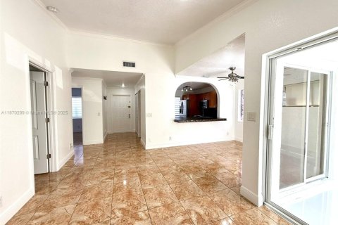 Adosado en alquiler en Miami, Florida, 2 dormitorios, 86.58 m2 № 1897784 - foto 15