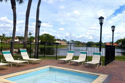 Adosado en alquiler en Miami, Florida, 2 dormitorios, 86.58 m2 № 1897784 - foto 23