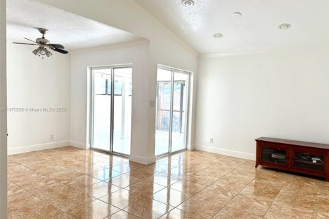 Adosado en alquiler en Miami, Florida, 2 dormitorios, 86.58 m2 № 1897784 - foto 13