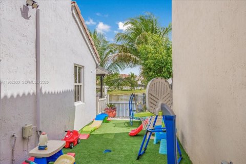 Купить виллу или дом в Маргит, Флорида 3 спальни, 175.21м2, № 2028914 - фото 21