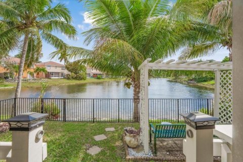 Купить виллу или дом в Маргит, Флорида 3 спальни, 175.21м2, № 2028914 - фото 19