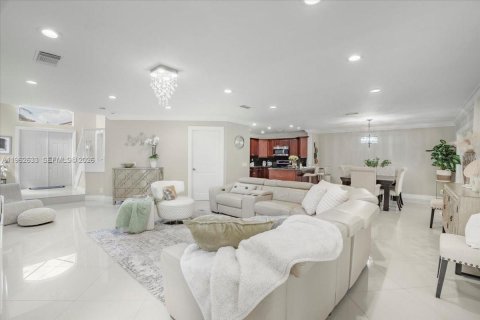 Купить виллу или дом в Маргит, Флорида 3 спальни, 175.21м2, № 2028914 - фото 5