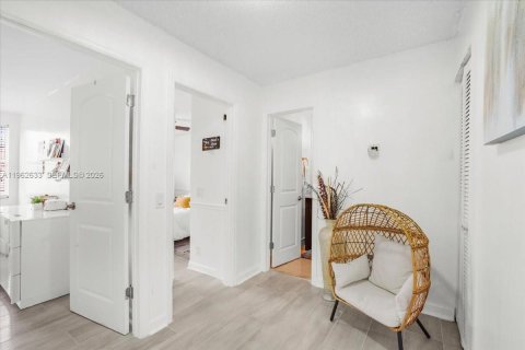 Купить виллу или дом в Маргит, Флорида 3 спальни, 175.21м2, № 2028914 - фото 6