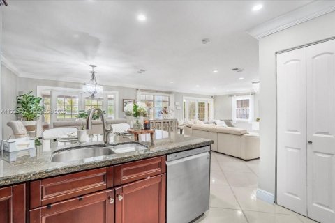 Купить виллу или дом в Маргит, Флорида 3 спальни, 175.21м2, № 2028914 - фото 18