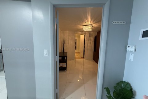 Снять в аренду кондоминиум в Санни-Айлс-Бич, Флорида 1 спальня, 109.9м2, № 2145905 - фото 4