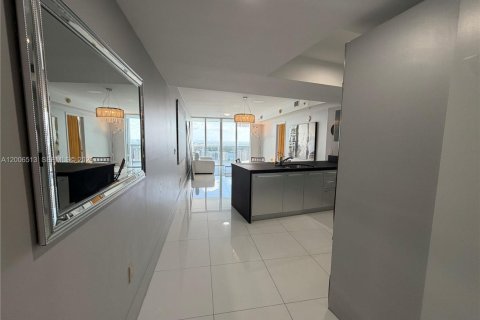 Снять в аренду кондоминиум в Санни-Айлс-Бич, Флорида 1 спальня, 109.9м2, № 2145905 - фото 3
