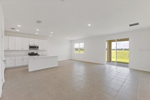 Casa en venta en Wildwood, Florida, 4 dormitorios, 176.51 m2 № 1767824 - foto 8