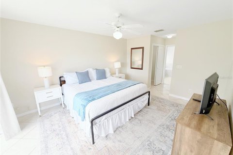 Casa en venta en Davenport, Florida, 5 dormitorios, 204.66 m2 № 2384159 - foto 14
