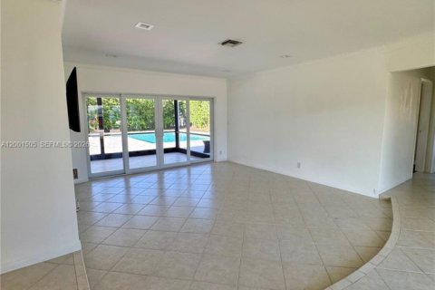 Снять в аренду виллу или дом в Бока-Ратон, Флорида 2 спальни, 102.66м2, № 2068024 - фото 8