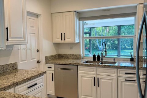 Снять в аренду виллу или дом в Бока-Ратон, Флорида 2 спальни, 102.66м2, № 2068024 - фото 5