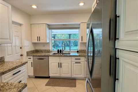 Снять в аренду виллу или дом в Бока-Ратон, Флорида 2 спальни, 102.66м2, № 2068024 - фото 4