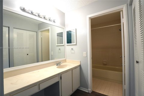 Adosado en alquiler en Royal Palm Beach, Florida, 2 dormitorios, 108.23 m2 № 1947035 - foto 10