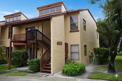 Adosado en alquiler en Royal Palm Beach, Florida, 2 dormitorios, 108.23 m2 № 1947035 - foto 1