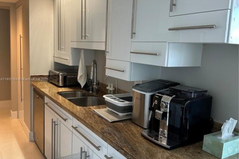 Снять в аренду кондоминиум в Санни-Айлс-Бич, Флорида 1 спальня, 117.06м2, № 1955797 - фото 21