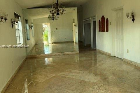 Villa ou maison à louer à Hialeah, Floride: 4 chambres, 178 m2 № 2085530 - photo 23