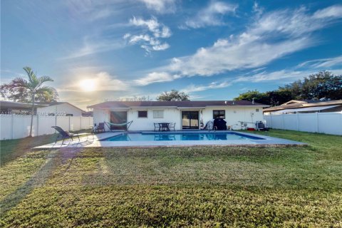 Купить виллу или дом в Пальметто-Бей, Флорида 3 спальни, 150.5м2, № 2034206 - фото 19