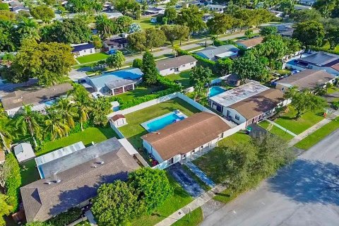 Купить виллу или дом в Пальметто-Бей, Флорида 3 спальни, 150.5м2, № 2034206 - фото 27