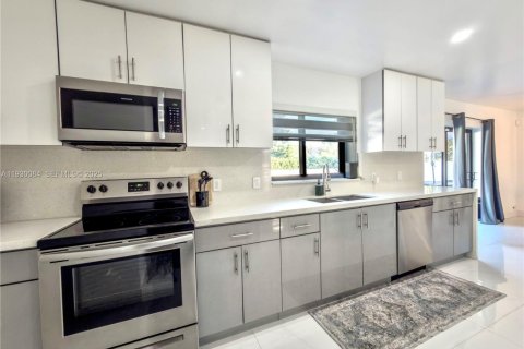 Купить виллу или дом в Пальметто-Бей, Флорида 3 спальни, 150.5м2, № 2034206 - фото 6