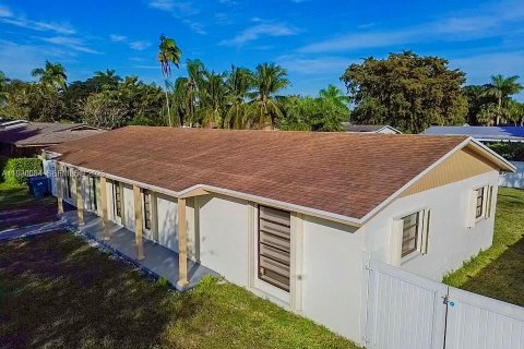 Купить виллу или дом в Пальметто-Бей, Флорида 3 спальни, 150.5м2, № 2034206 - фото 30