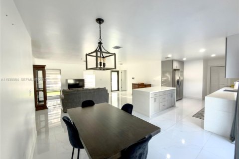 Купить виллу или дом в Пальметто-Бей, Флорида 3 спальни, 150.5м2, № 2034206 - фото 4