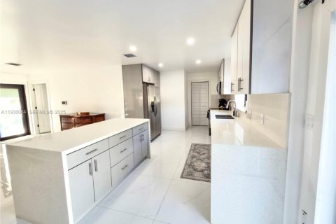 Купить виллу или дом в Пальметто-Бей, Флорида 3 спальни, 150.5м2, № 2034206 - фото 7