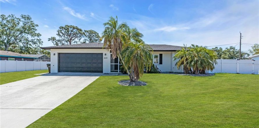 Villa ou maison à Sarasota, Floride 4 chambres, 156.08 m2 № 2306336