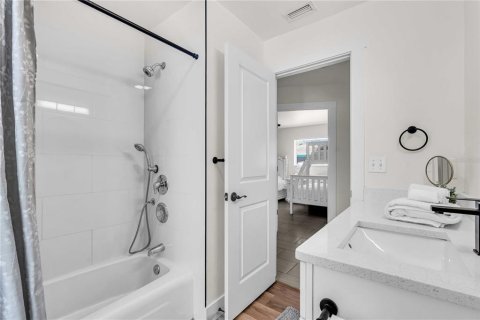 Villa ou maison à vendre à Sarasota, Floride: 4 chambres, 156.08 m2 № 2306336 - photo 30