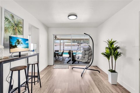 Villa ou maison à vendre à Sarasota, Floride: 4 chambres, 156.08 m2 № 2306336 - photo 7