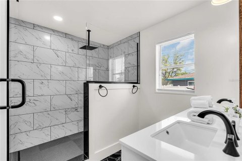 Villa ou maison à vendre à Sarasota, Floride: 4 chambres, 156.08 m2 № 2306336 - photo 18
