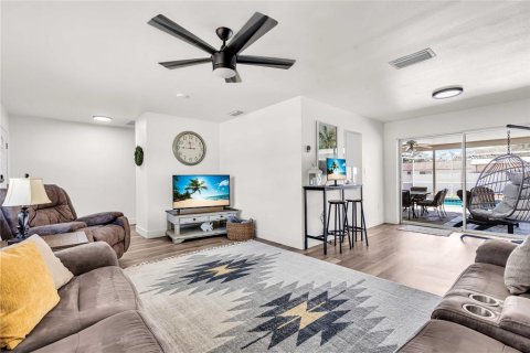 Villa ou maison à vendre à Sarasota, Floride: 4 chambres, 156.08 m2 № 2306336 - photo 5