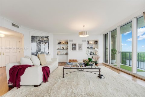 Снять в аренду кондоминиум в Корал-Гейблс, Флорида 3 спальни, 254.55м2, № 1987055 - фото 22