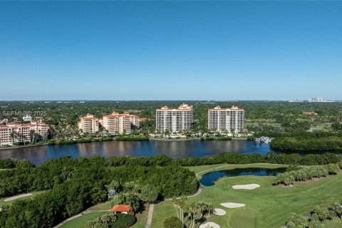 Снять в аренду кондоминиум в Корал-Гейблс, Флорида 3 спальни, 254.55м2, № 1987055 - фото 28