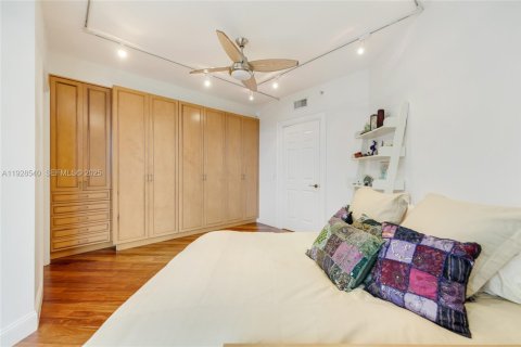 Снять в аренду кондоминиум в Корал-Гейблс, Флорида 3 спальни, 254.55м2, № 1987055 - фото 19