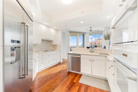 Снять в аренду кондоминиум в Корал-Гейблс, Флорида 3 спальни, 254.55м2, № 1987055 - фото 5