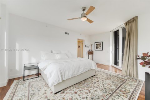 Снять в аренду кондоминиум в Корал-Гейблс, Флорида 3 спальни, 254.55м2, № 1987055 - фото 12