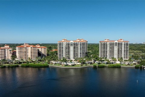 Снять в аренду кондоминиум в Корал-Гейблс, Флорида 3 спальни, 254.55м2, № 1987055 - фото 29