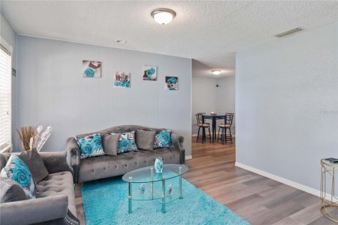 Casa en venta en Orlando, Florida, 4 dormitorios, 168.15 m2 № 1912283 - foto 11