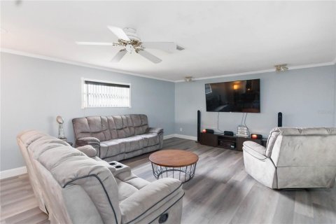 Casa en venta en Orlando, Florida, 4 dormitorios, 168.15 m2 № 1912283 - foto 5