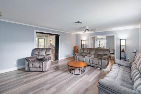 Casa en venta en Orlando, Florida, 4 dormitorios, 168.15 m2 № 1912283 - foto 6