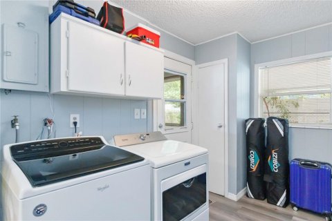 Casa en venta en Orlando, Florida, 4 dormitorios, 168.15 m2 № 1912283 - foto 22