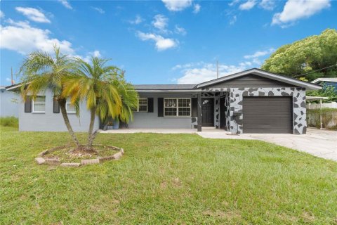 Casa en venta en Orlando, Florida, 4 dormitorios, 168.15 m2 № 1912283 - foto 1
