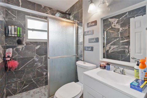 Casa en venta en Orlando, Florida, 4 dormitorios, 168.15 m2 № 1912283 - foto 21