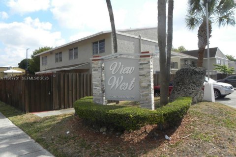 Condo in Miami, Florida, 2 bedrooms  № 2042719